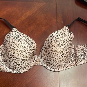 Victoria’s Secret full coverage lightly lined underwire bra 34D leopard print